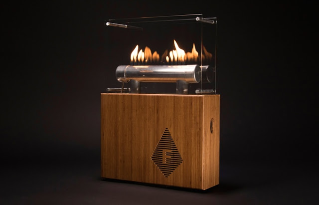 Fireside Audiobox Peranti Pembesar Suara Yang Dapat Menghasilkan Nyalaan Api Sedang Menari.
