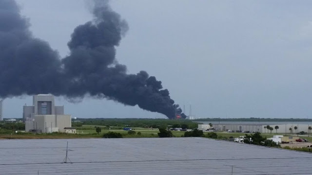 Terkini : Roket SpaceX Falcon 9 Meletup di Tapak Ujian
