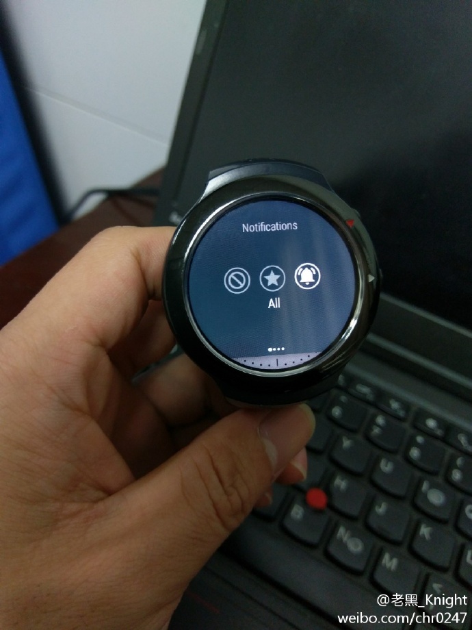 Gambar Tertiris Jam Pintar HTC Halfbeak