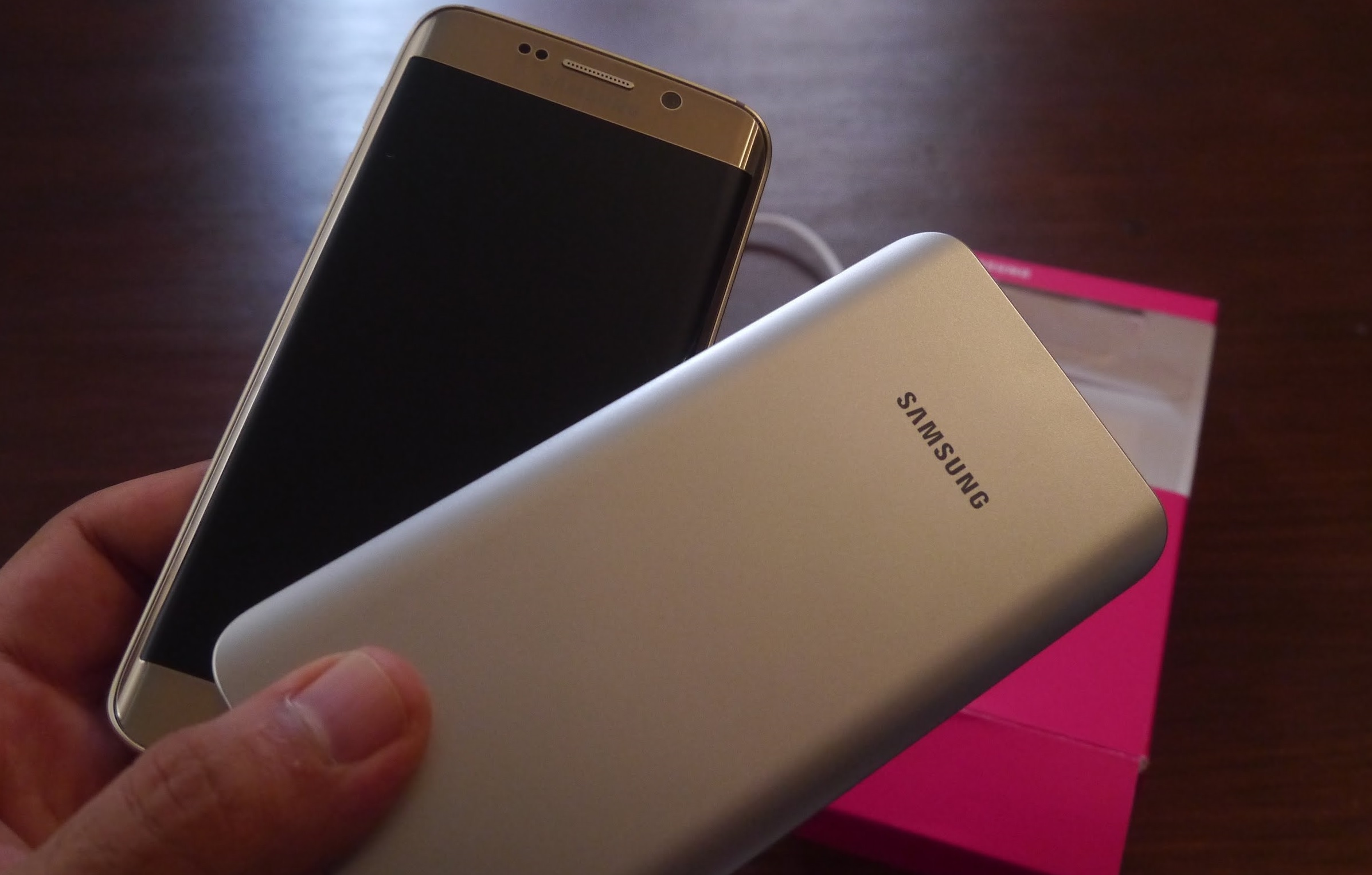 Samsung Juga Memperkenalkan Power Bank 5100mAh Sempena Pelancaran S8