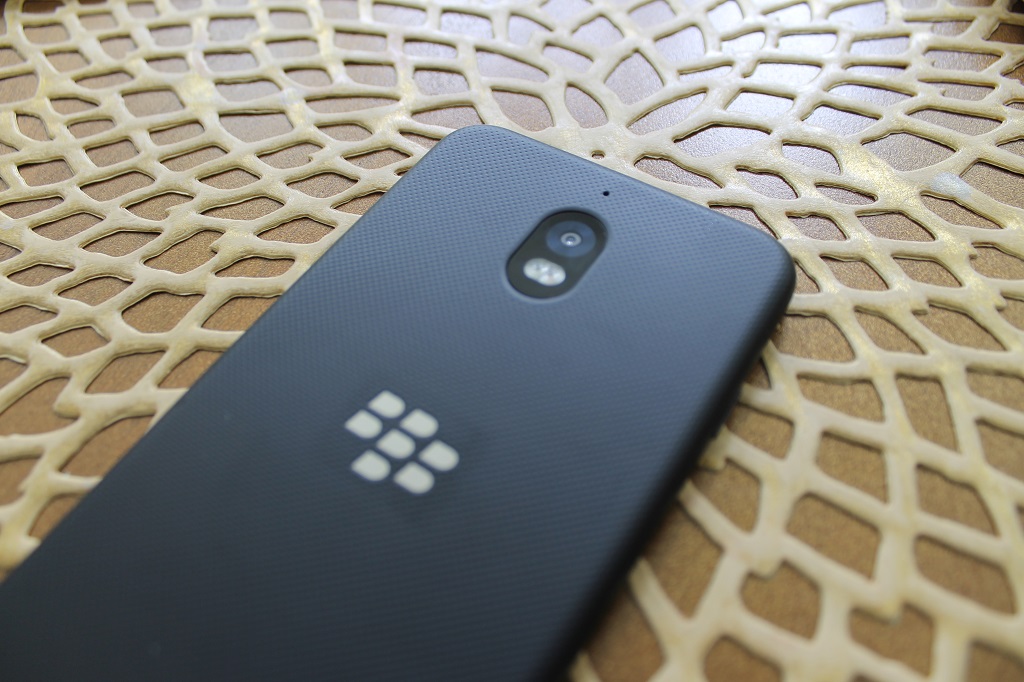 blackberry aurora 03
