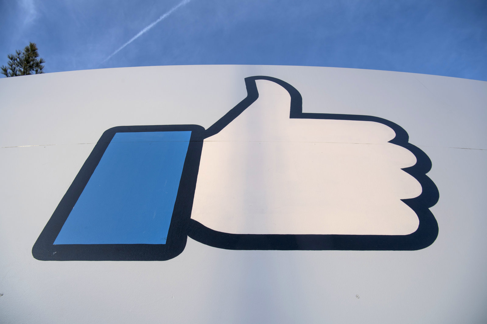 Facebook Mungkin Mempamerkan Perkakasan Ciptaan Mereka Sendiri April Ini