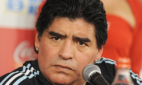 Maradona Bengang Mukanya Digunakan Dalam PES 17 Tanpa Kebenaran Beliau