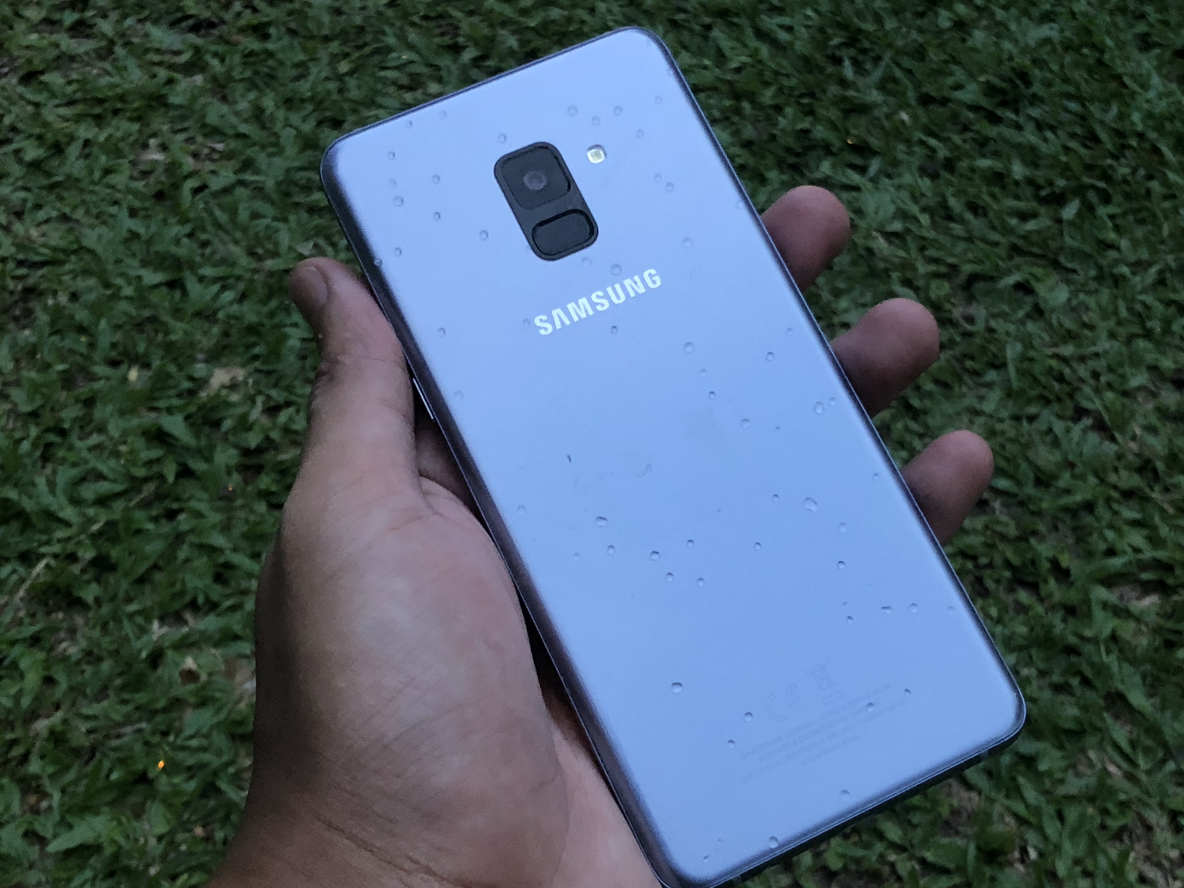 Samsung Galaxy A8, Peranti Seksi Kalis Air Bersama Dwi-Kamera Swafoto Tetapi Tanda Harga Menjadi Persoalan