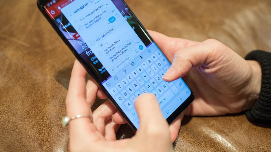 Peranti Samsung Menghantar Gambar Secara Automatik Tanpa Pengetahuan Pemilik