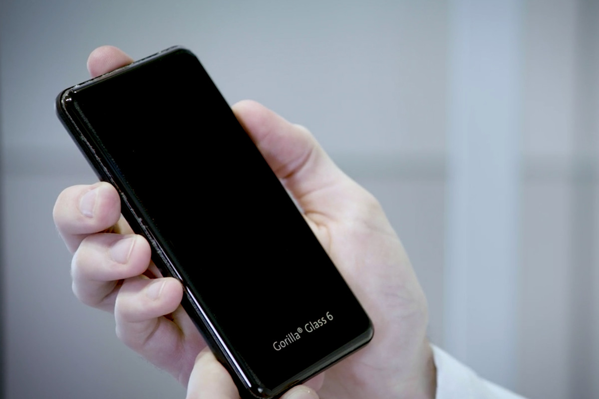 OPPO Syarikat Pengeluar Pertama Guna Corning Gorilla Glass 6