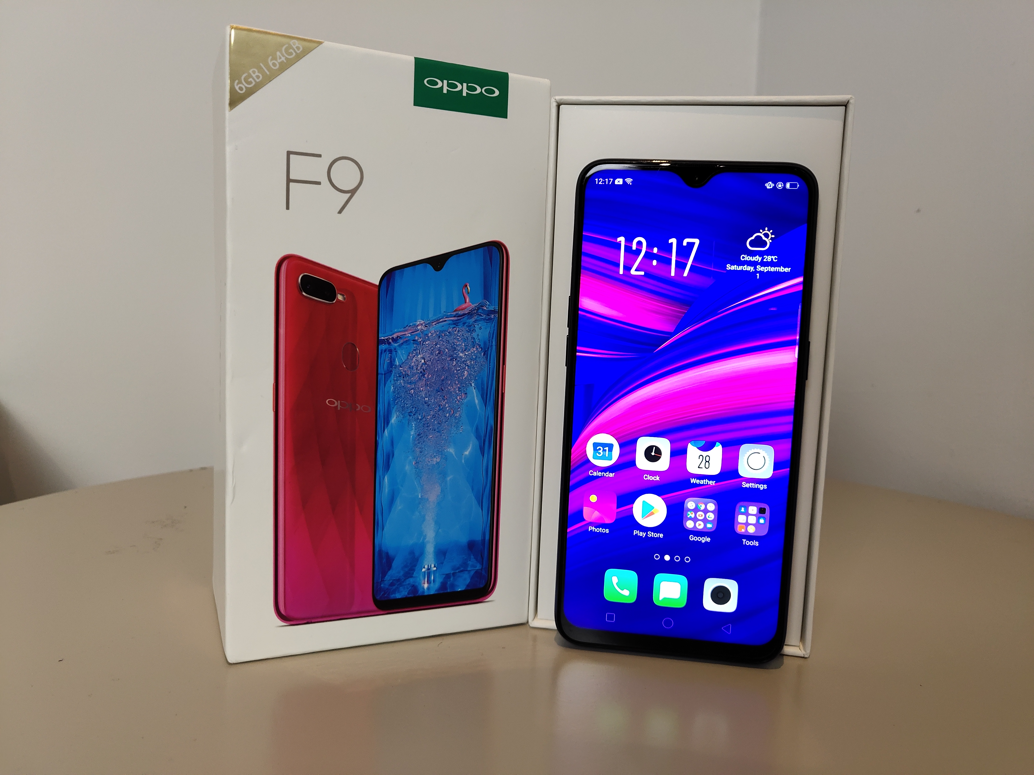 (Ulasan) Oppo F9 – Rupa Paras Premium Pada Peranti Kelas Pertengahan