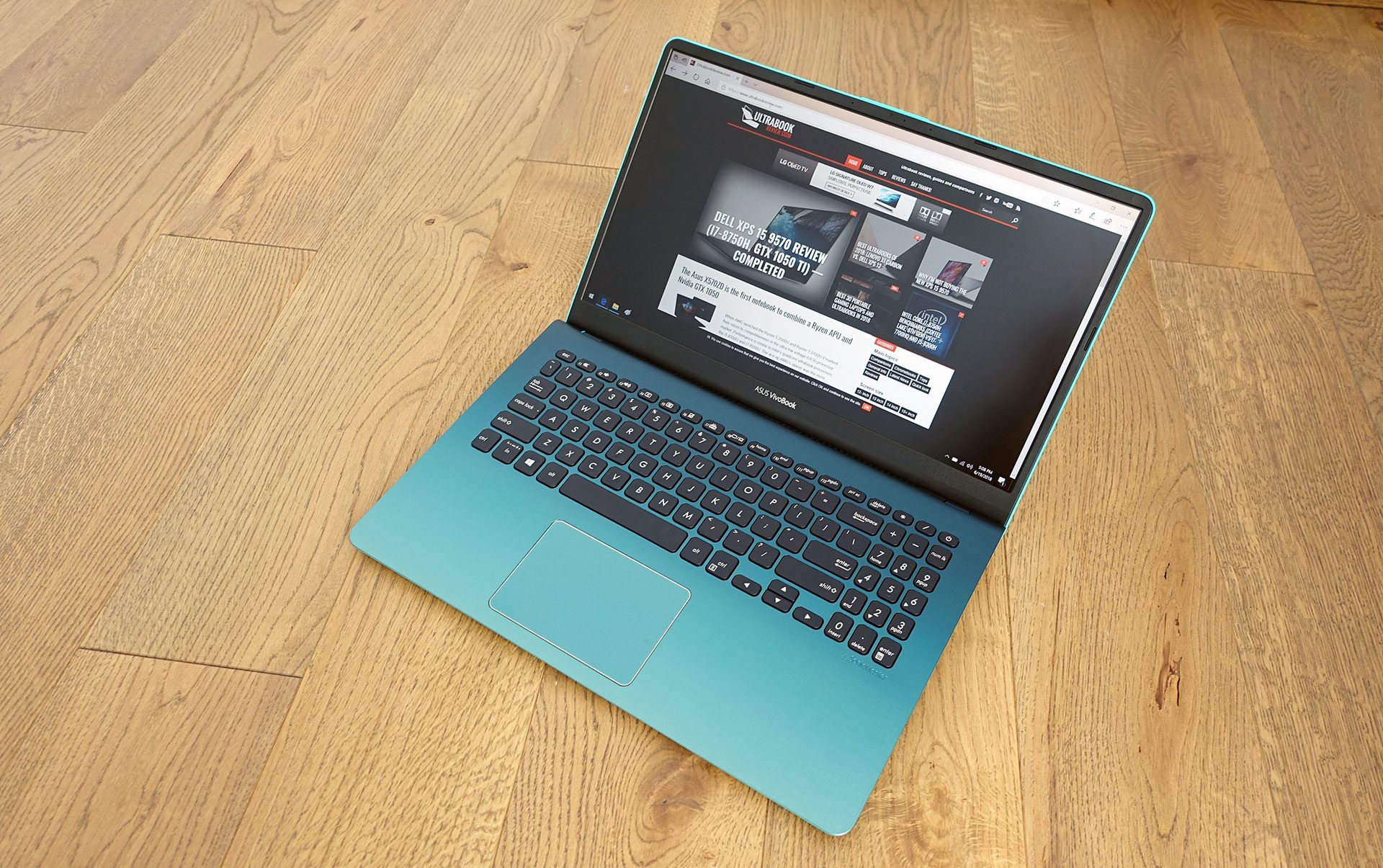 Asus VivoBook S15 (2018) – Laptop Ringan Dengan Rekaan Ergolift Hinge