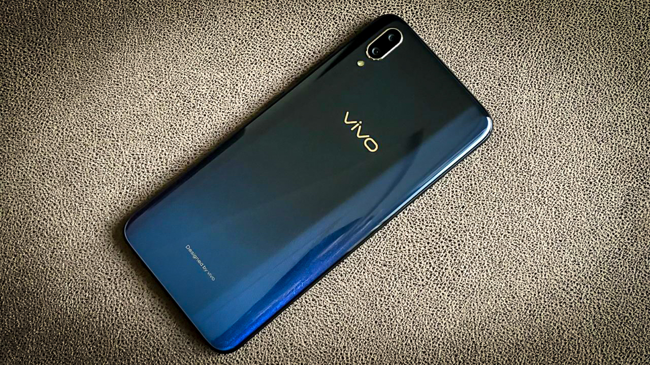Vivo V11 – Seksi Tapi Kelas Pertengahan Yang Overpriced?