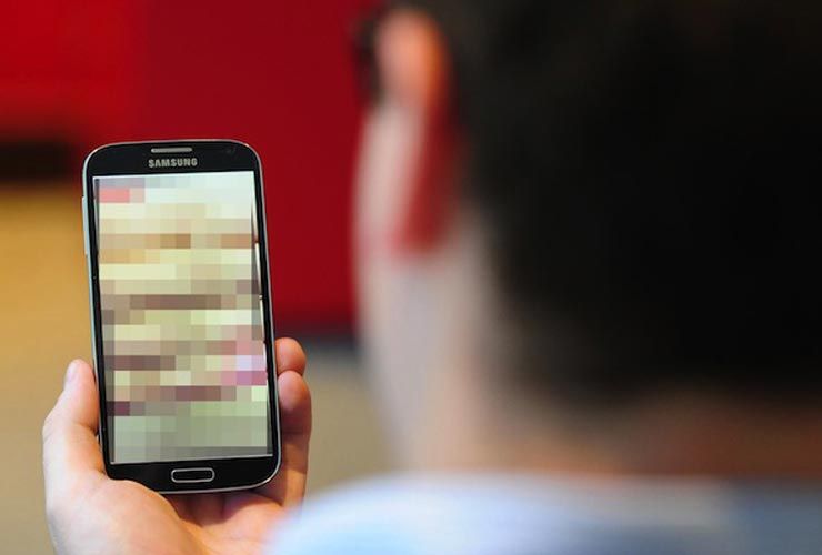 Perkampungan Indonesia Sekat Wifi Selepas Remaja Ditangkap Menonton Video Lucah