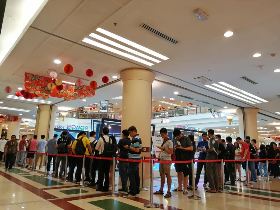 Peminat Beratur Panjang, Roadshow HONOR View20 Mendapat Sambutan Hangat