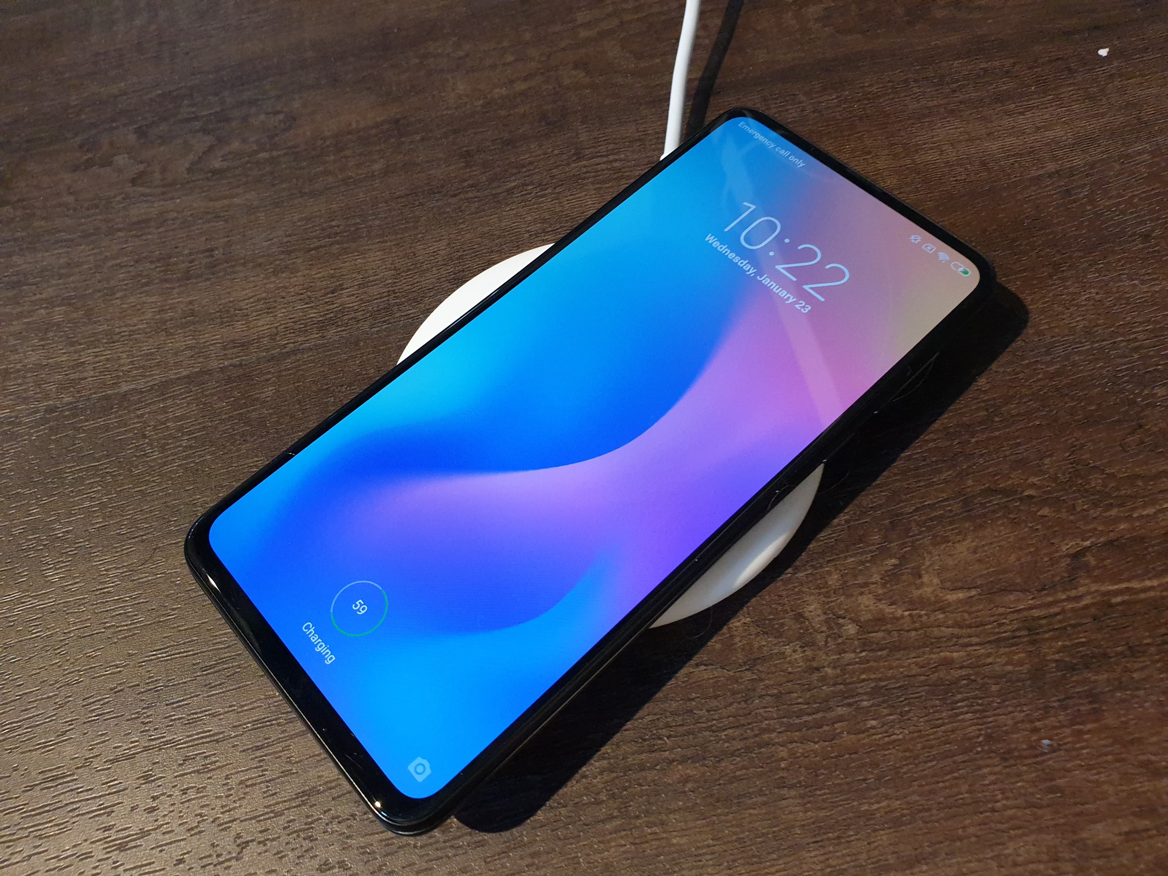 Telefon Tanpa Port Pengecasan Pertama Di Dunia Mungkin Sedang Dibangunkan