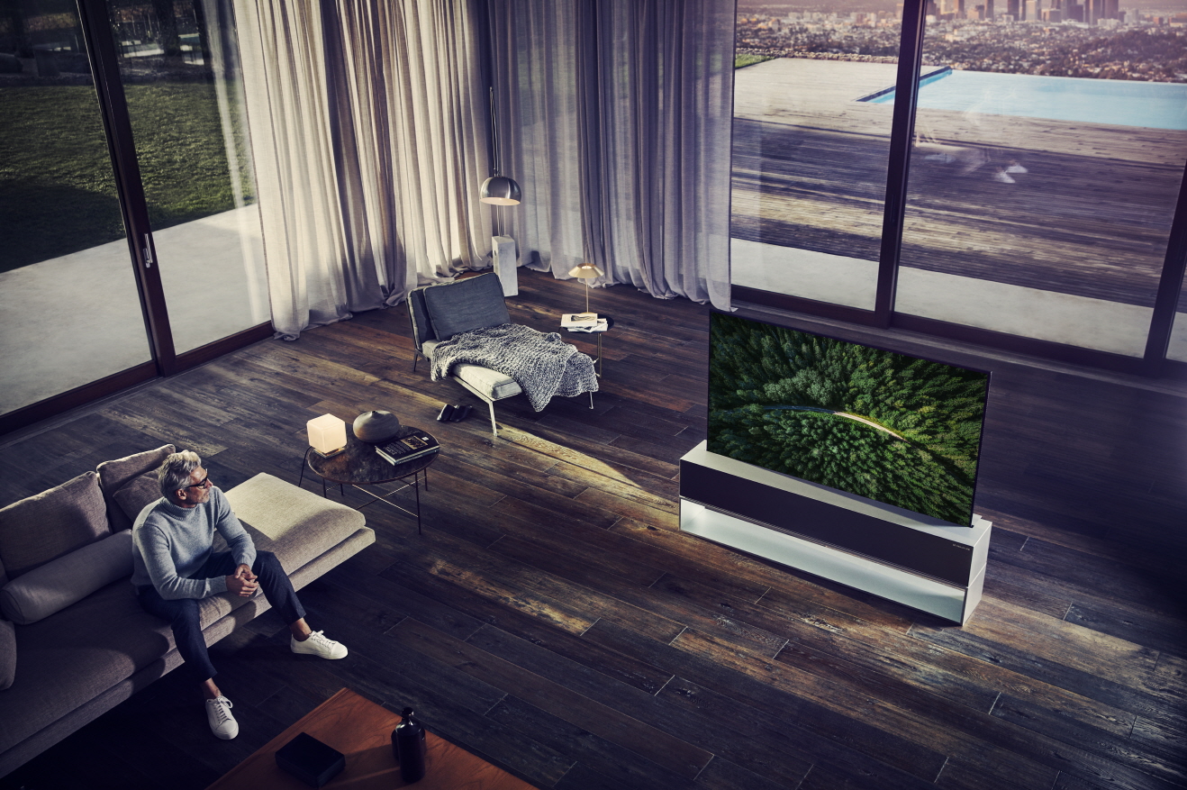 LG OLED TV R Full 03