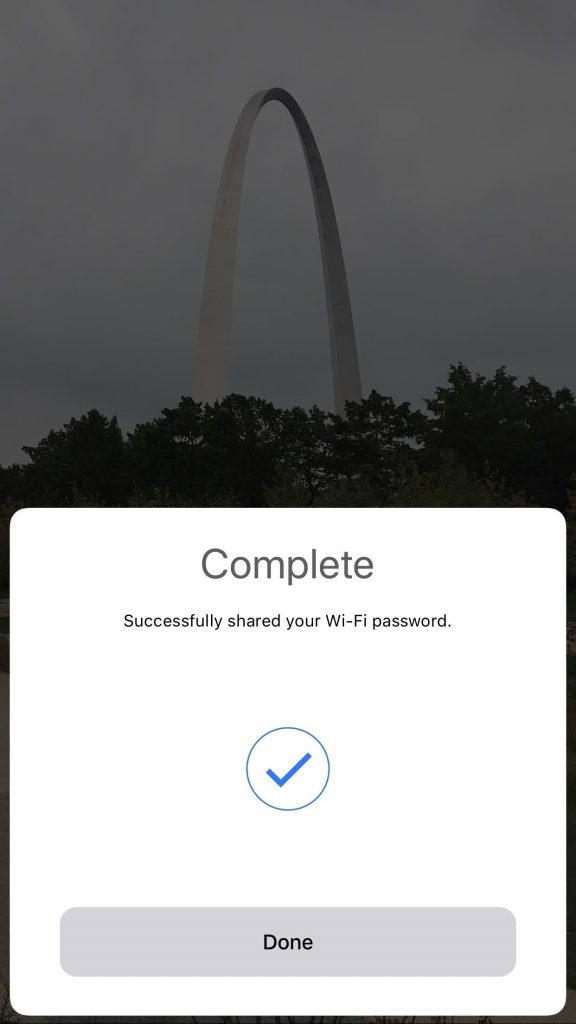 Cara Berkongsi Kata Laluan Wi-Fi Secara Terus Daripada iPhone Anda