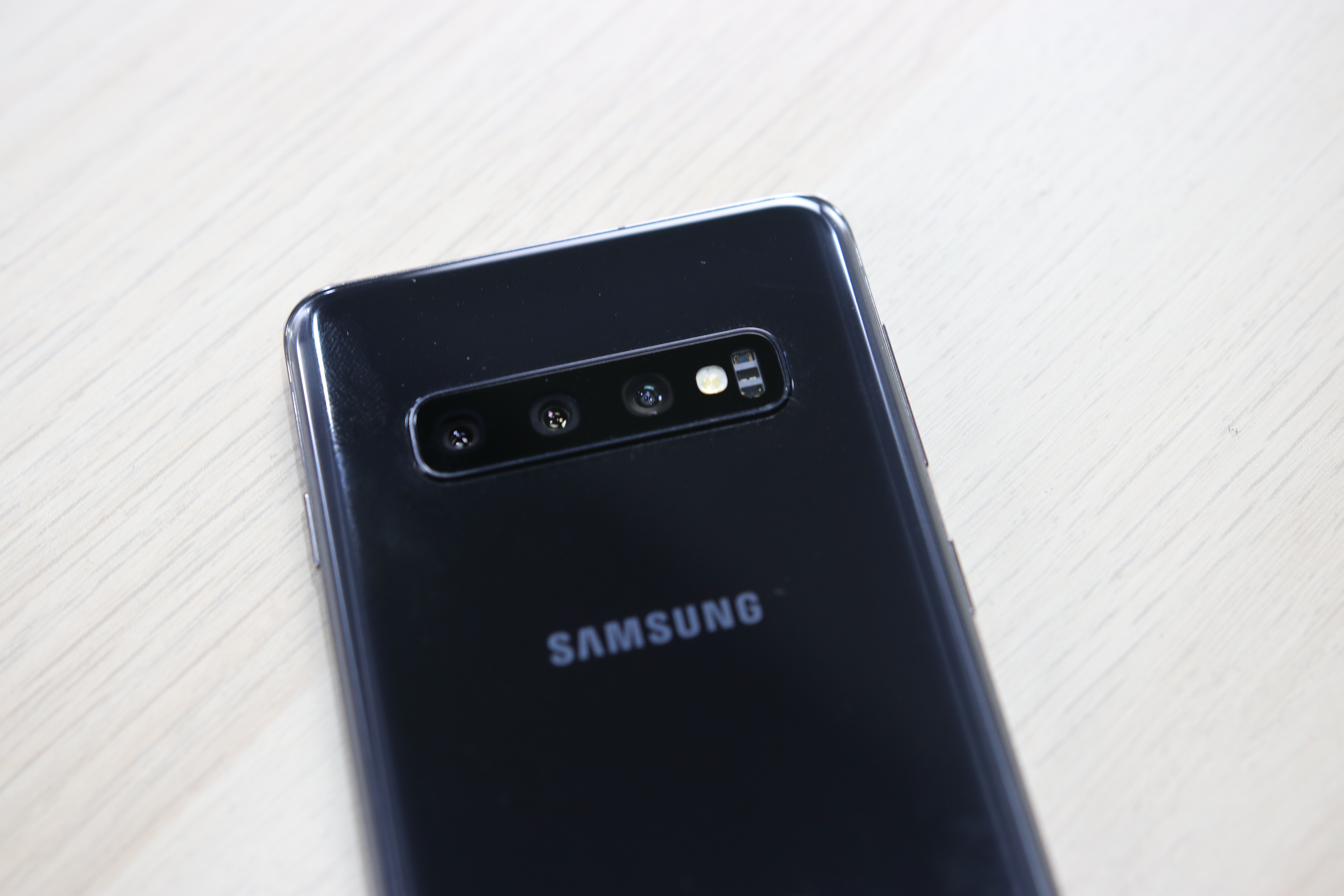 Memang Gempak, Ini Tips Kami Untuk Guna Kamera Samsung Galaxy S10