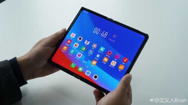 Samsung Tawarkan Panel Paparan Boleh Lipat Mereka Kepada Apple & Google