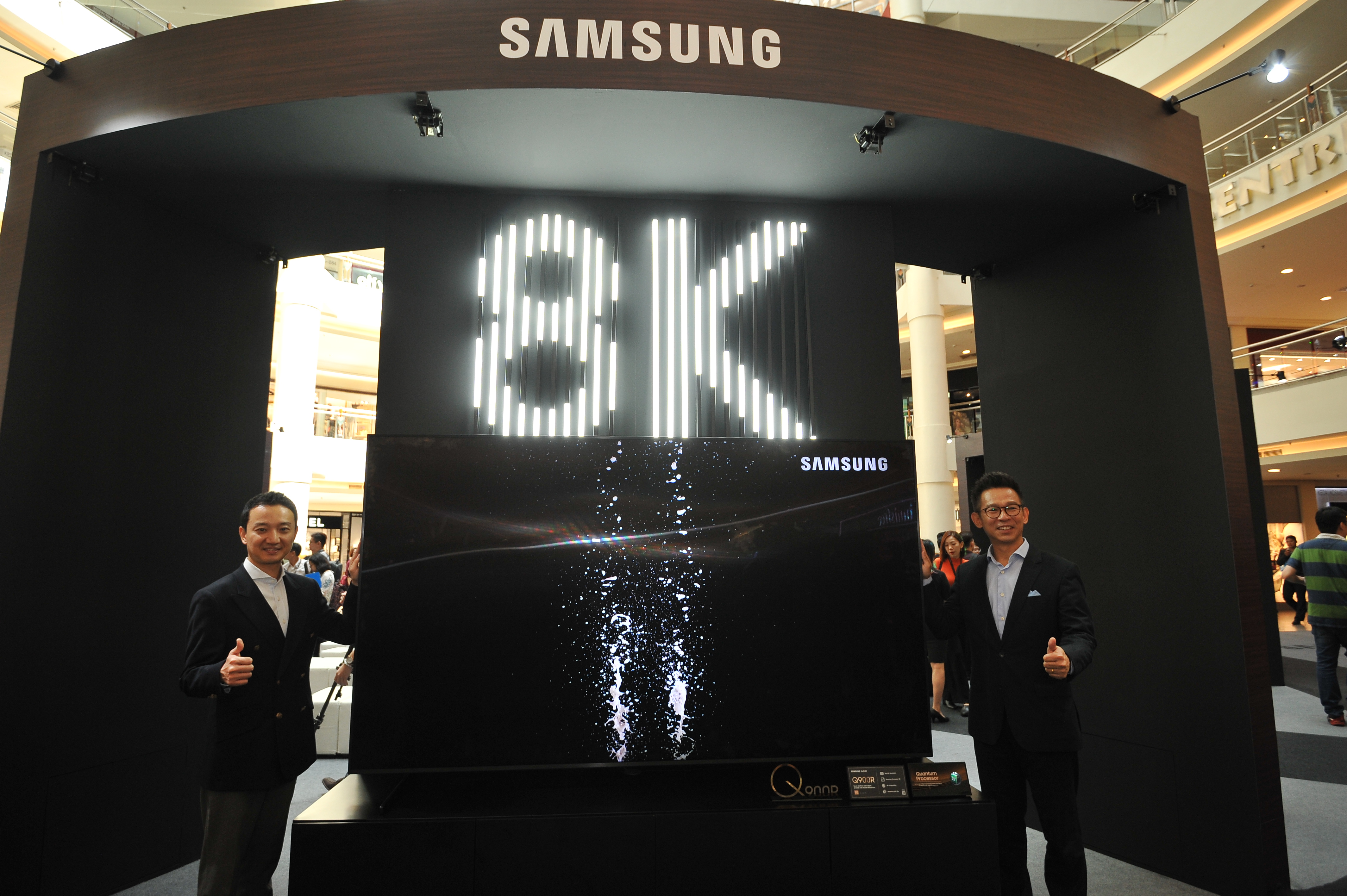 TV QLED 98 Inci Dari Samsung, Miliki Panggung Wayang Di Rumah Sendiri